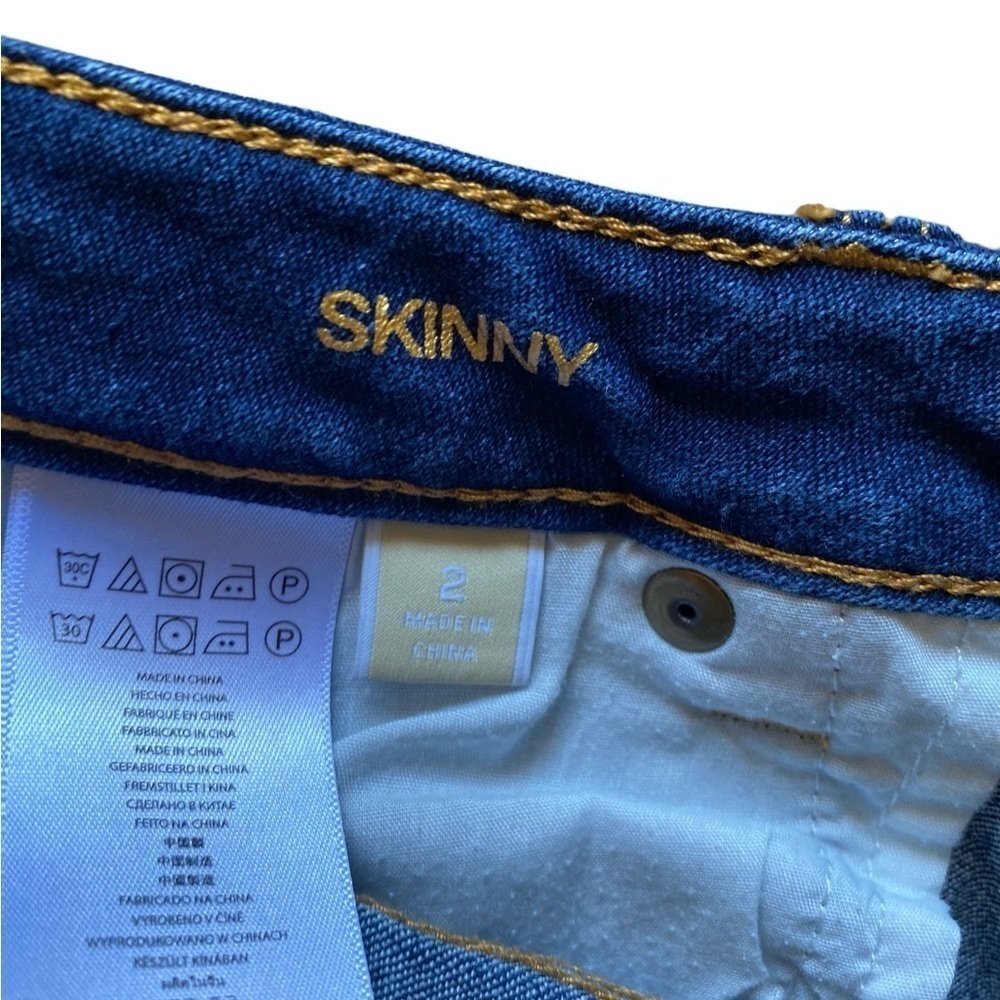 MICHAEL KORS Women's Cropped Skinny Capri Cropped Jeans Dark Wash Size 2 - Picture 6 of 9